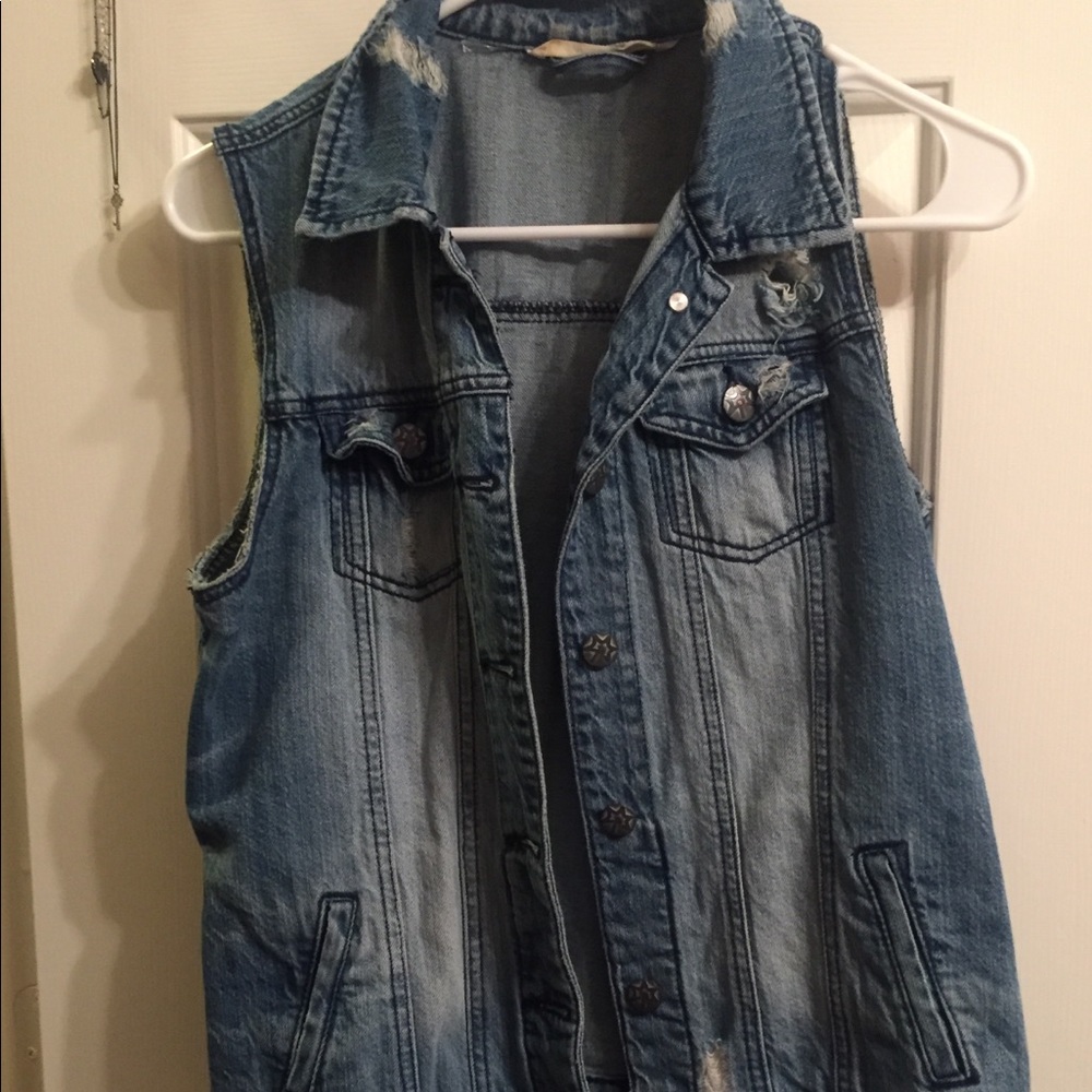 Denim cut off jacket